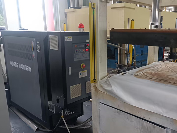 平板烘箱模具加热模温机——应用案例
