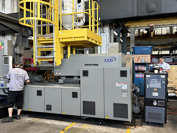 汽车塑料件模具控温油式模具模温机