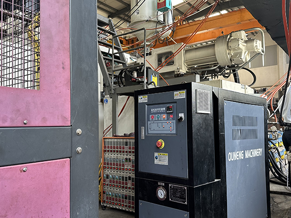 汽车塑料件模具控温油式模具模温机