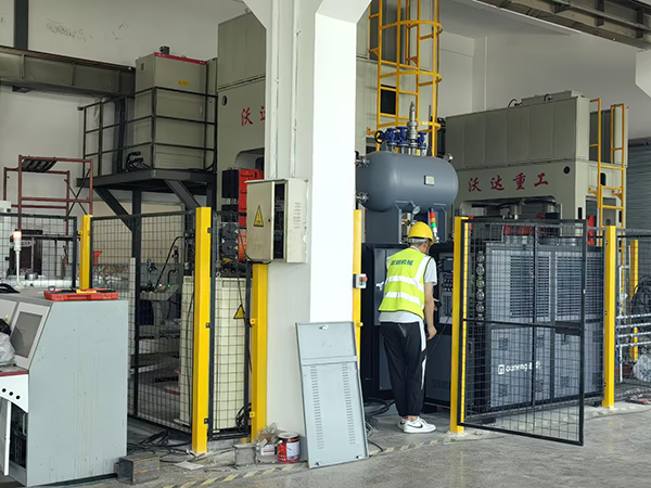 碳纤维复合材料液压机超高温油式模温机