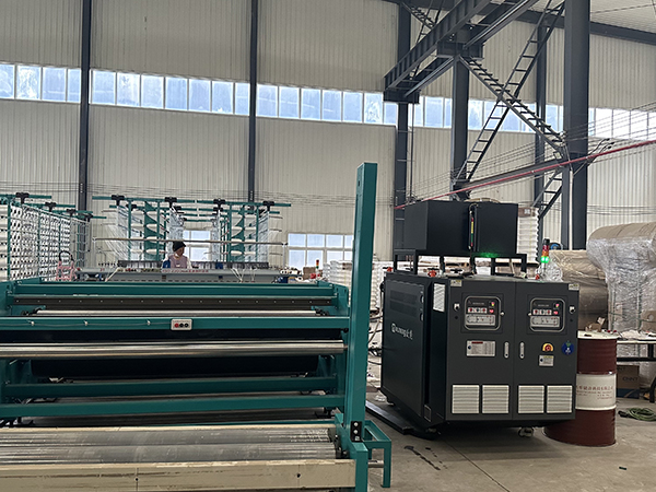 玻璃纤维网布生产高温辊筒模温机——应用案例