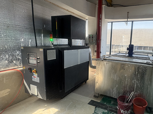 牙刷毛原料熔融碱水池控温96KW模温机